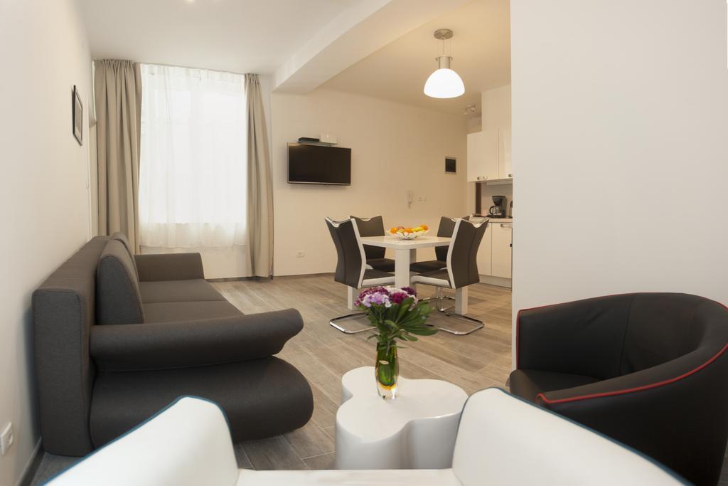 Old Square Apartment สปลิท ภายนอก รูปภาพ