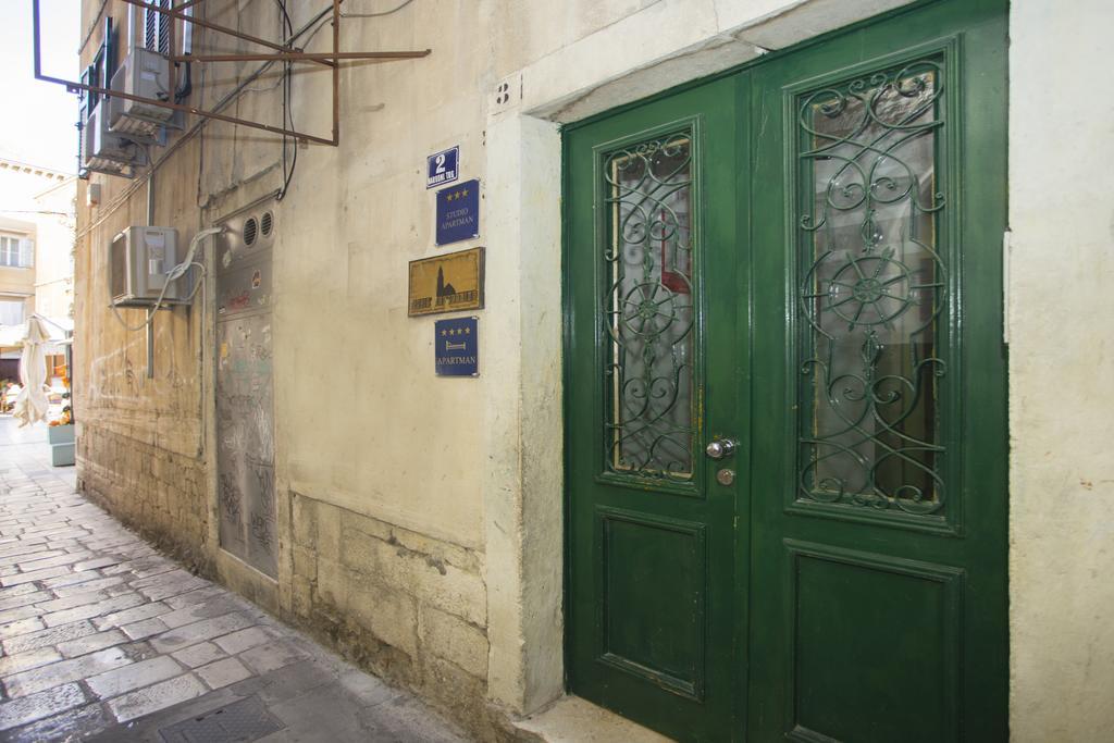 Old Square Apartment สปลิท ภายนอก รูปภาพ